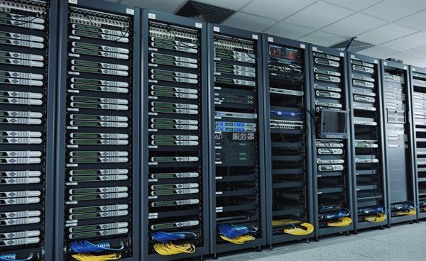 企業(yè)機(jī)房安全防線 從運(yùn)維到設(shè)備制造的關(guān)鍵隱患與排查重點(diǎn)